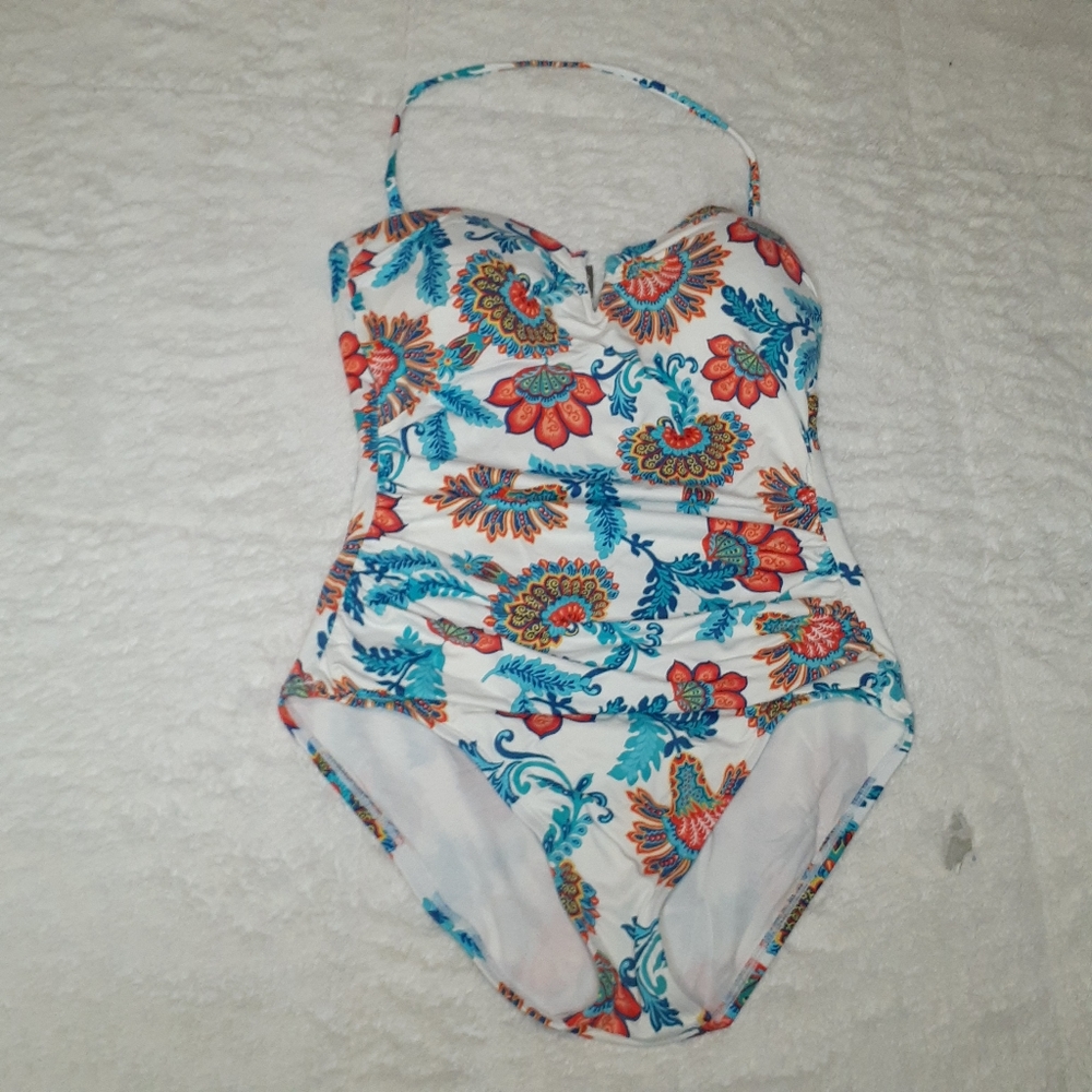 Tommy Bahama Women's White Fira Underwire One-Piece Swimsuit